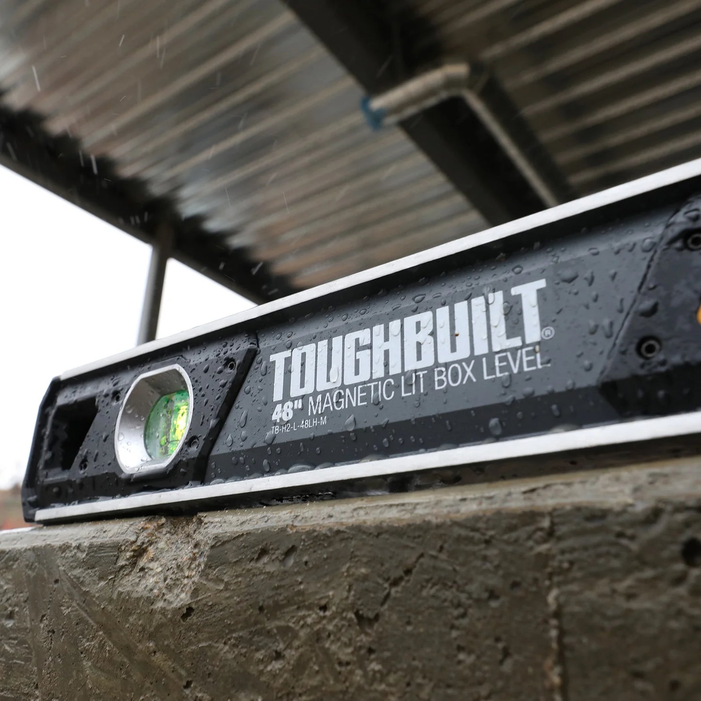 TOUGHBUILT 48in LEDマグネット水平器 TB-H2-L-48LH-M-