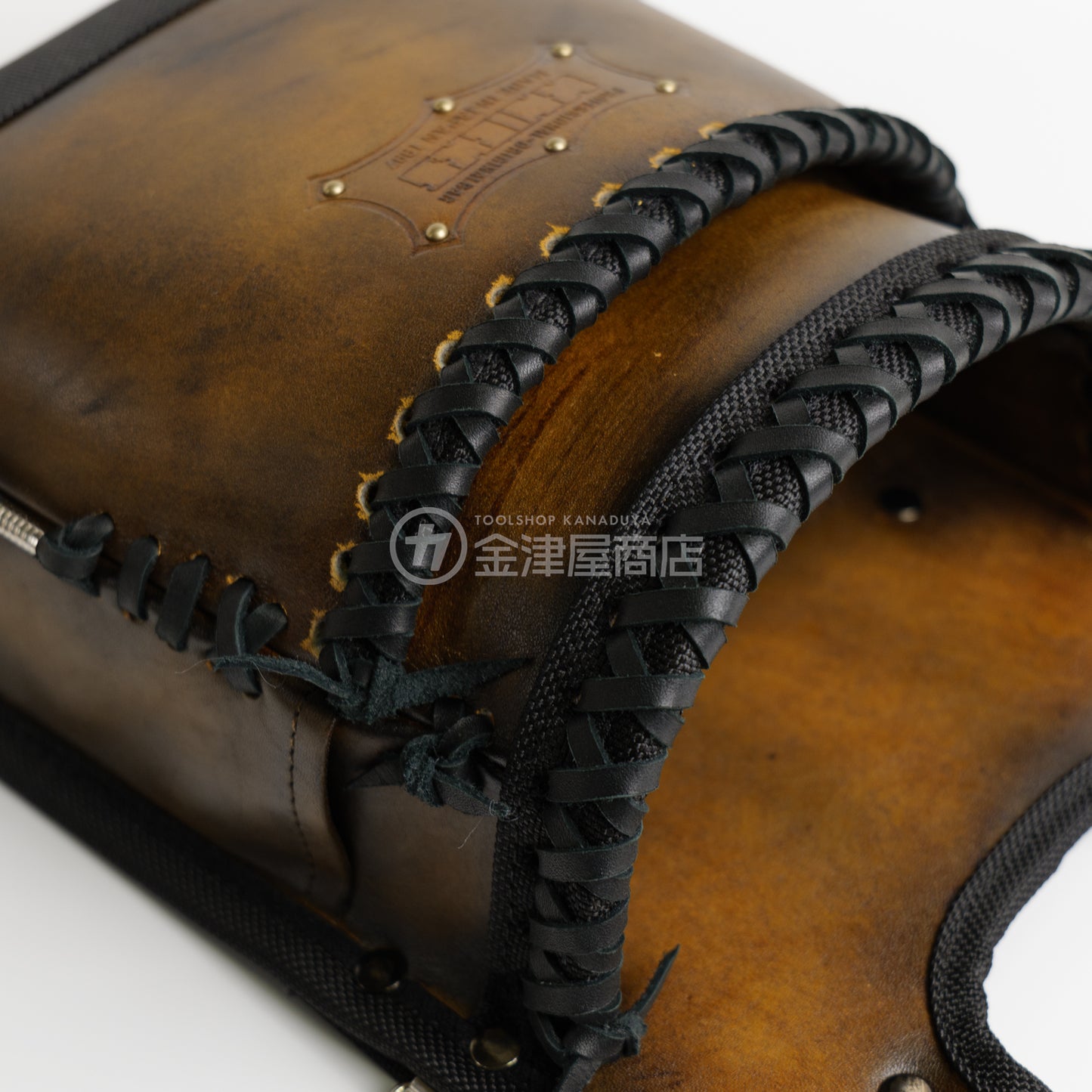 ニックス(KNICKS) グローブ革建築用2段腰袋 底・縁補強タイプ KGC-201BA【ヴィンテージカラー】追加カスタム 黒革紐W巻2段+黒革紐サイド巻+スタッズ6点打ち-