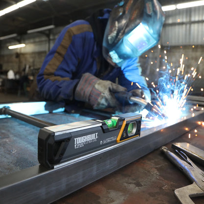 TOUGHBUILT 9in LEDマグネット水平器 TB-H2-L-9LH-M-