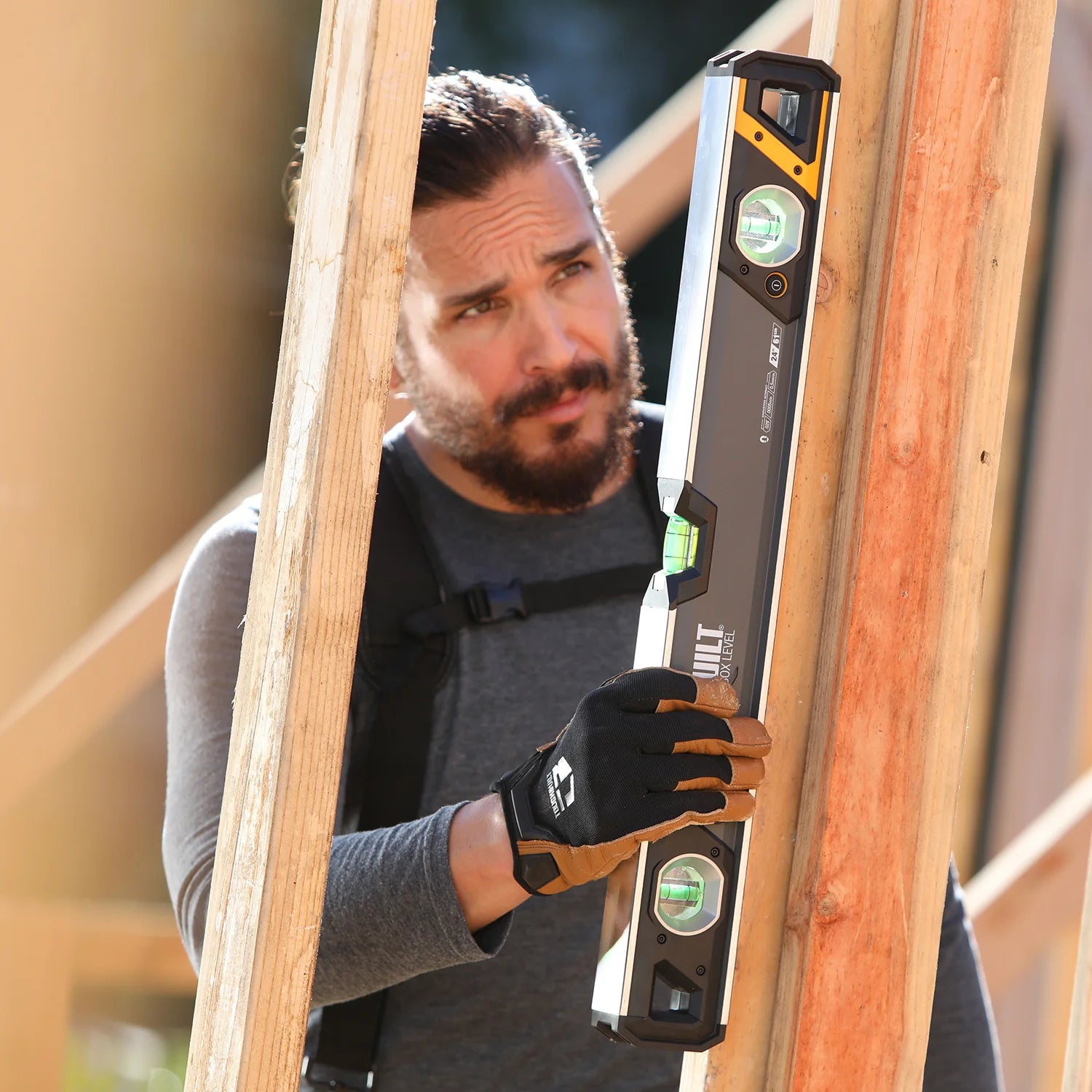 TOUGHBUILT 24in LEDマグネット水平器 TB-H2-L-24LH-M-