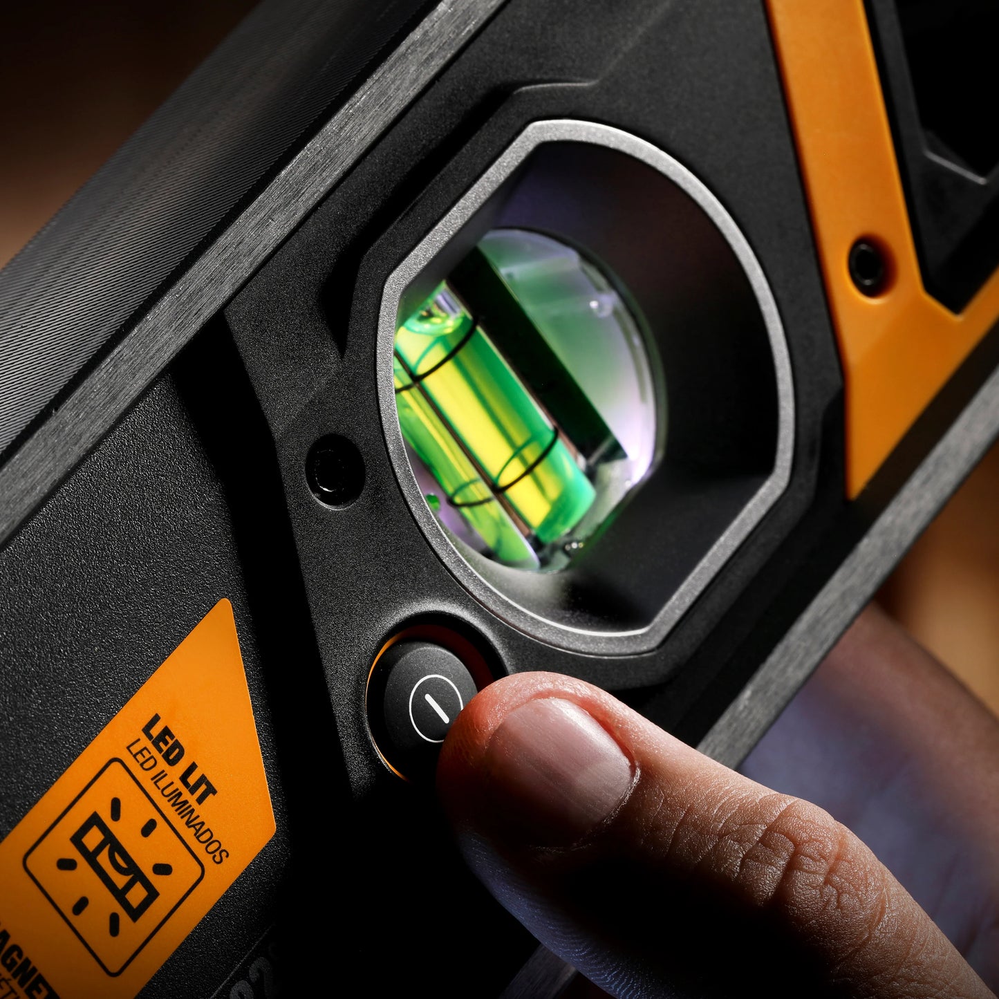 TOUGHBUILT 48in LEDマグネット水平器 TB-H2-L-48LH-M-