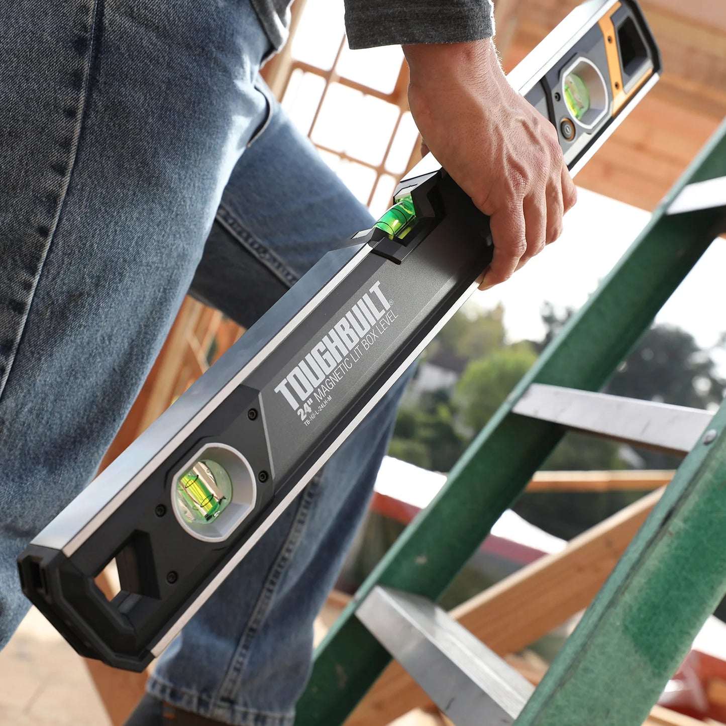 TOUGHBUILT 24in LEDマグネット水平器 TB-H2-L-24LH-M-