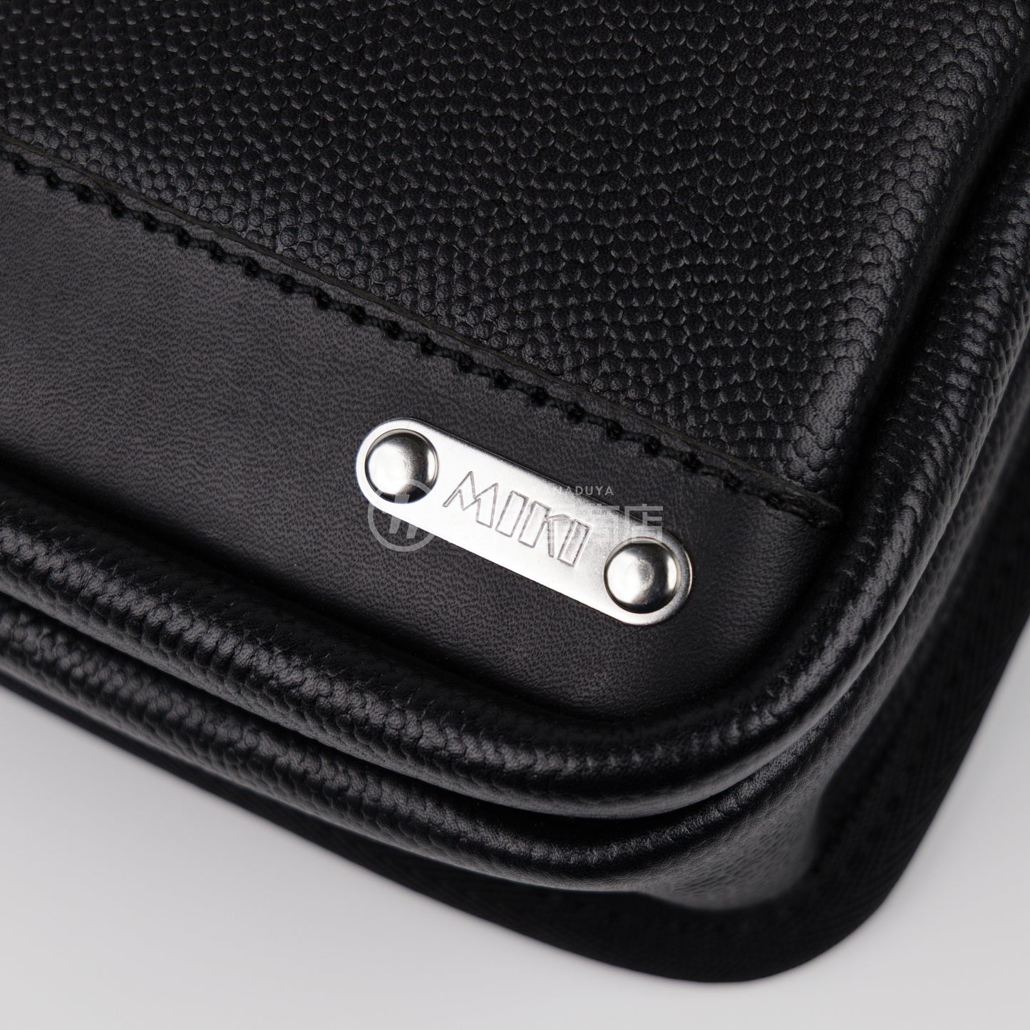 MIKI 本革2段腰袋 エンボス加工革・ダイレクトタイプ SPH-BM2D-