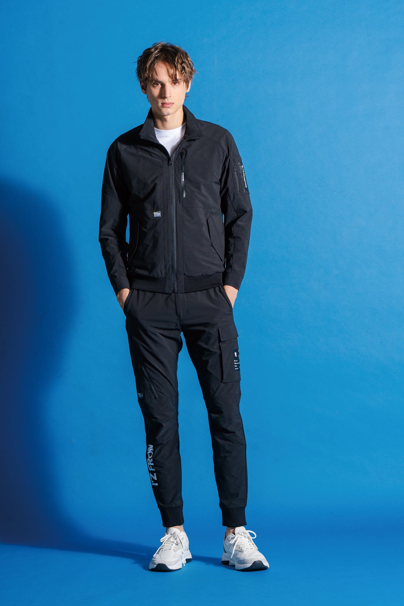 【最終値引き　正規店購入】STONE  パンツ トラックパンツ STONE ISLAND(ストーンアイランド)】 カーゴパンツ｜PARIGOT ONLINE