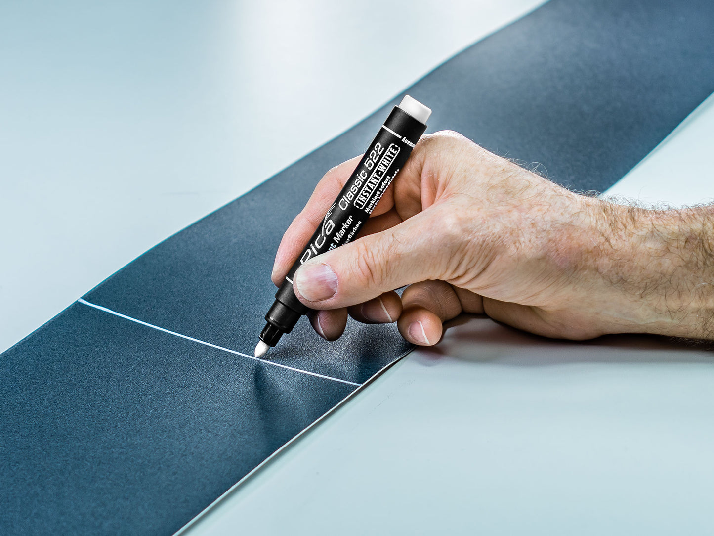 Pica-Classic インスタントホワイト パーマネントマーカー/ペン  522/532