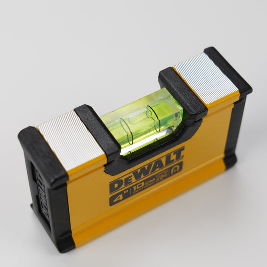 DEWALT(デウォルト) マグネット式ポケットレベル 100mm DWHT42801