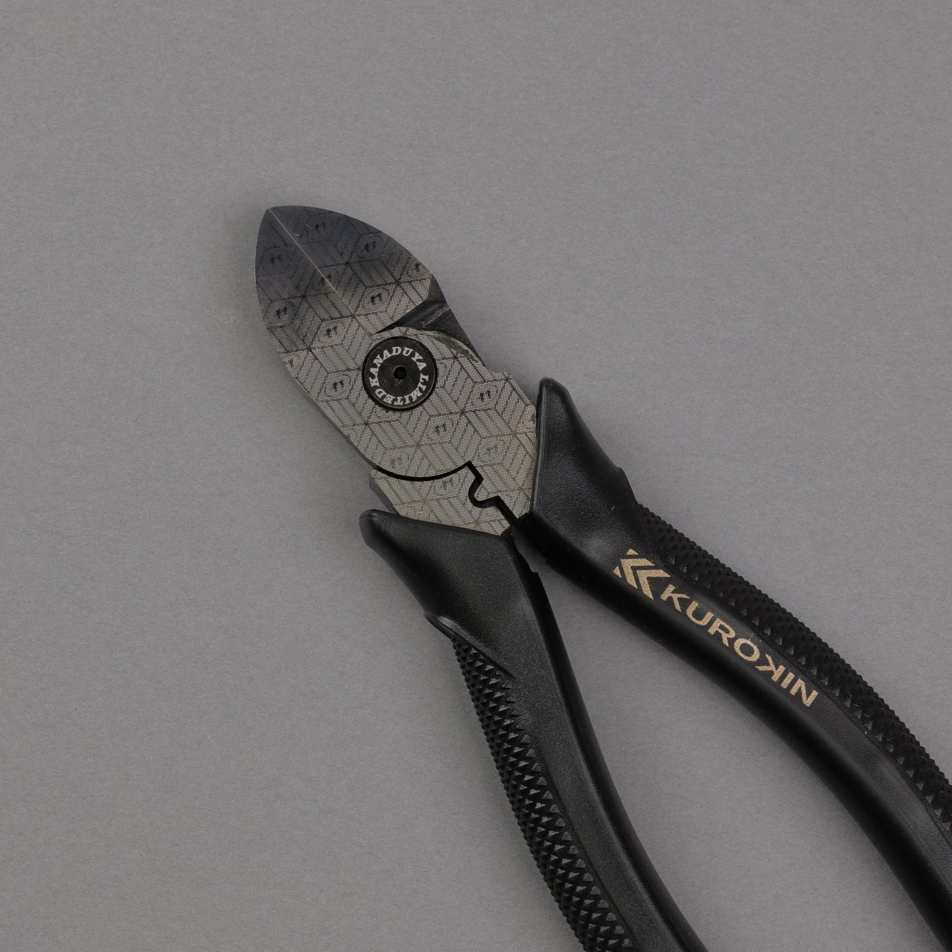 フジ矢 電工名人偏芯薄刃ニッパ（黒金）200mm 7700N-200BG【金津屋商店オリジナルデザイン：亀甲網代】-
