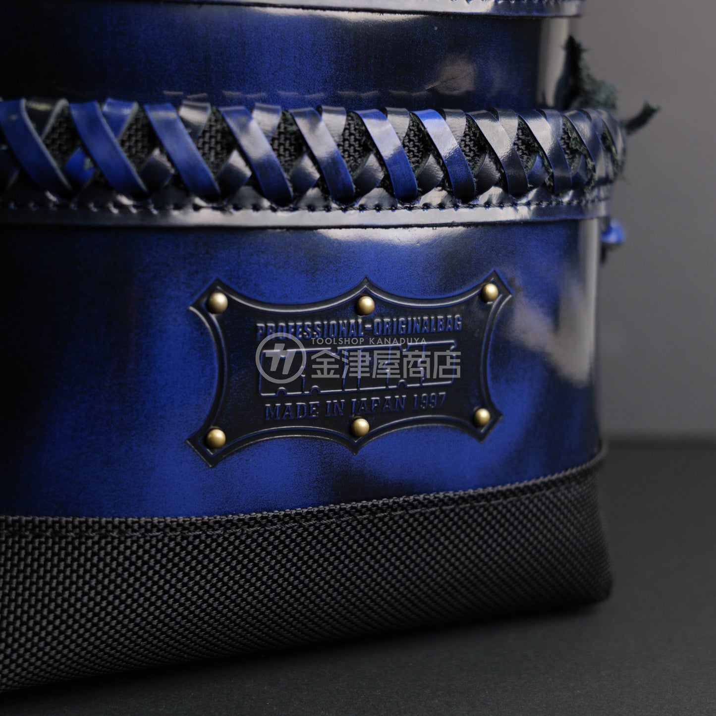 ニックス(KNICKS) アドバンガラス革3段腰袋 底・縁補強タイプ ADV-301DDX 追加カスタム ガラス紐W巻3段+スタッズ6点打ち-