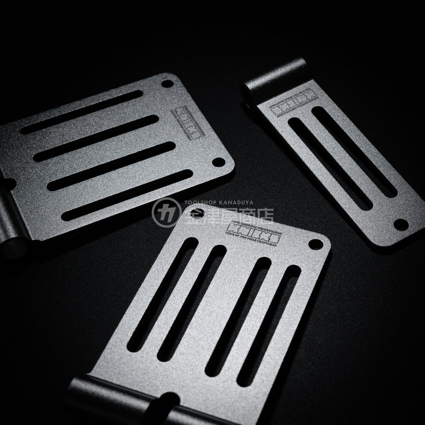 ニックス(KNICKS) アルミ削り出しベルトループ ALU15-S【数量限定ラメシルバー】-