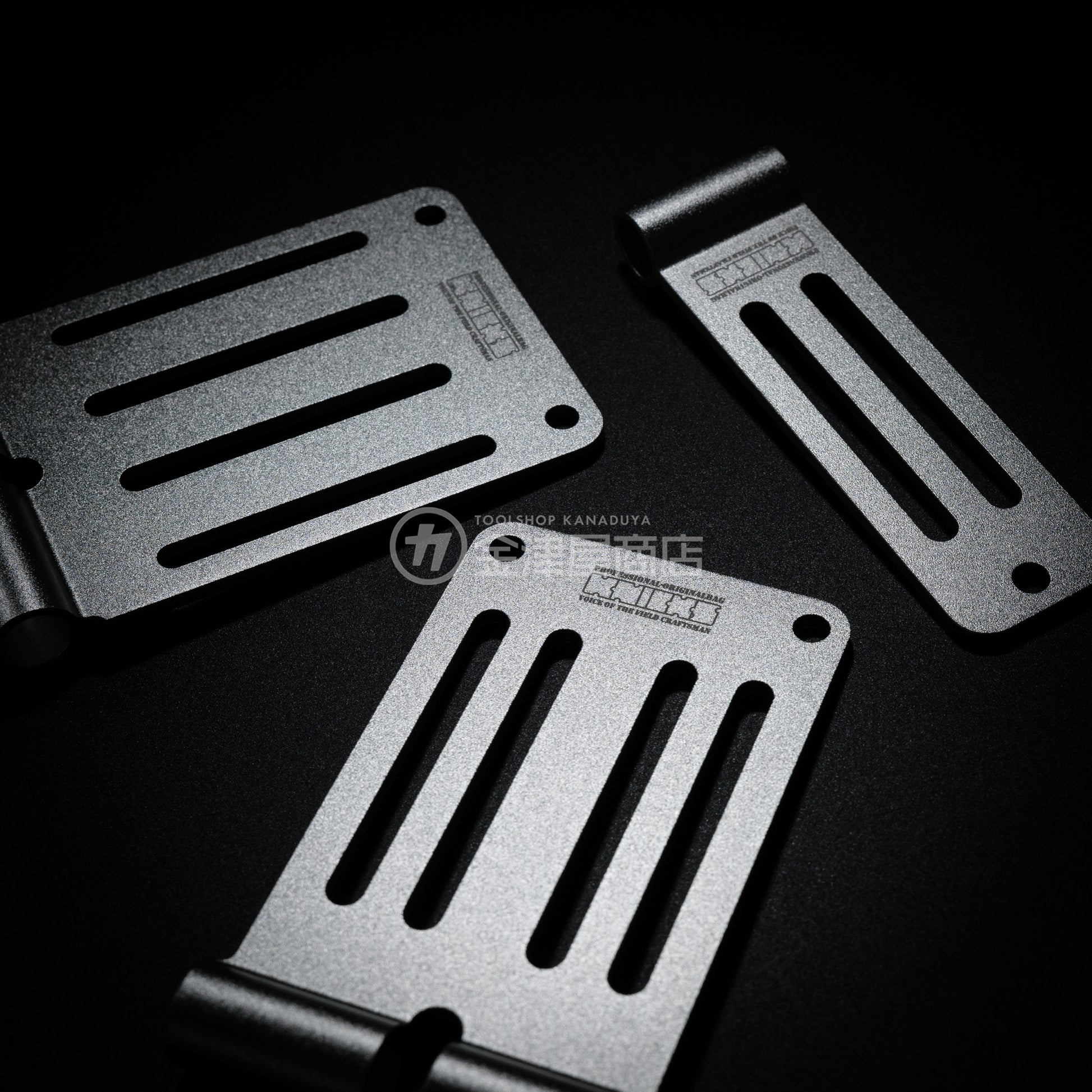 ニックス(KNICKS) アルミ削り出しベルトループ ALU15-S【数量限定ラメシルバー】-