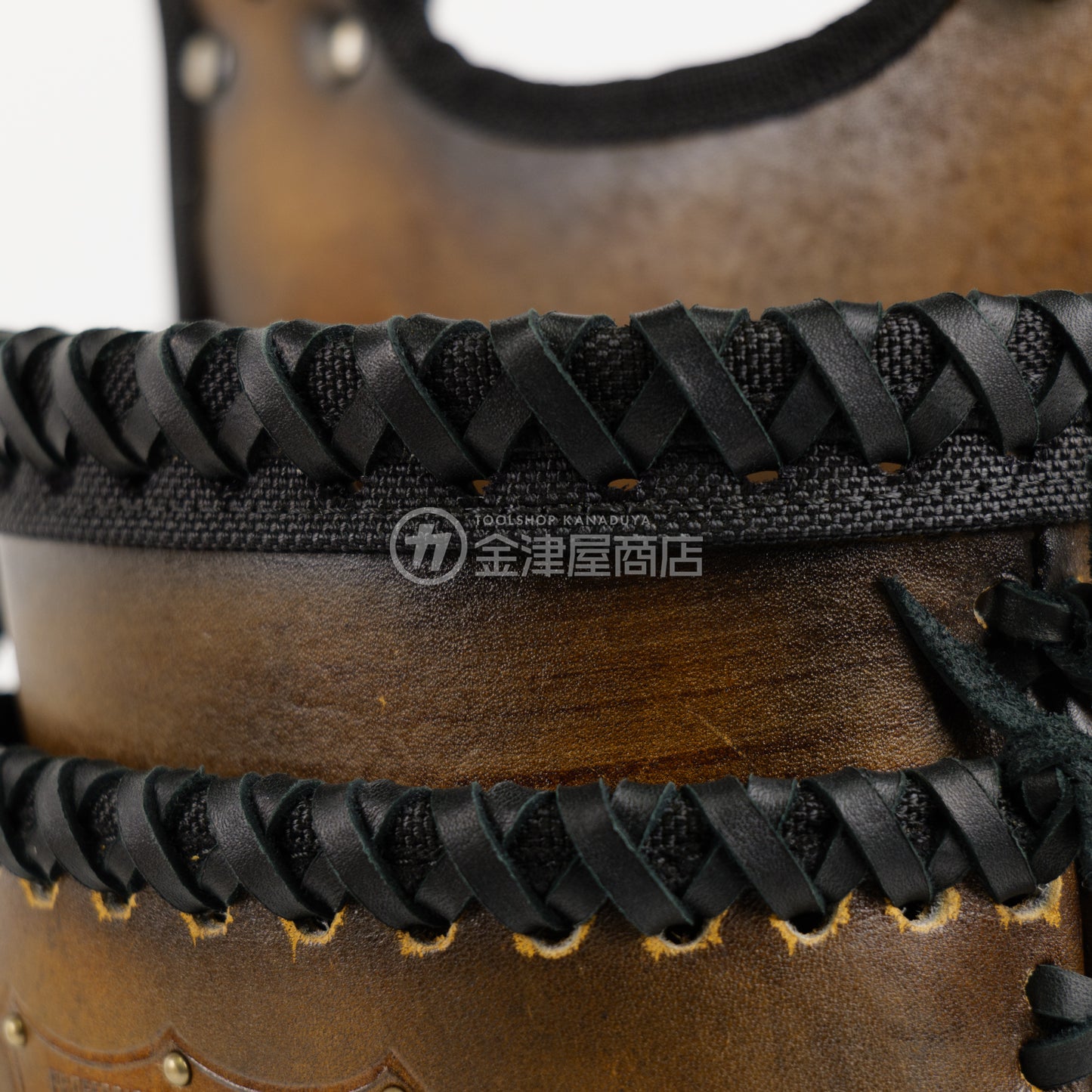 ニックス(KNICKS) グローブ革建築用2段腰袋 底・縁補強タイプ KGC-201BA【ヴィンテージカラー】追加カスタム 黒革紐W巻2段+黒革紐サイド巻+スタッズ6点打ち-