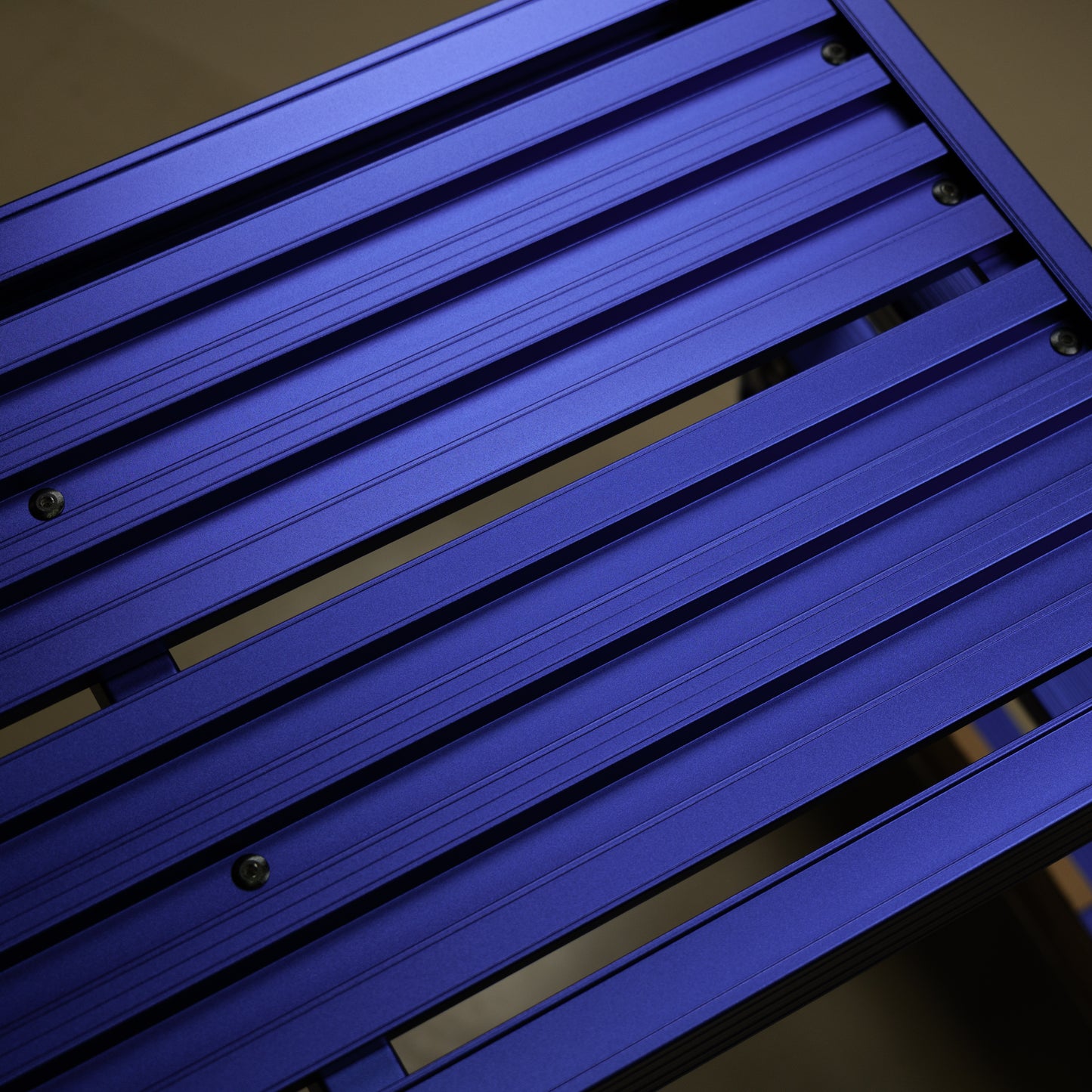 高儀×長谷川工業 SKYSTEP アルミ脚部伸縮足場台 MB-1000(天板高さ0.65～0.96m) メタルブルー【関東限定】-